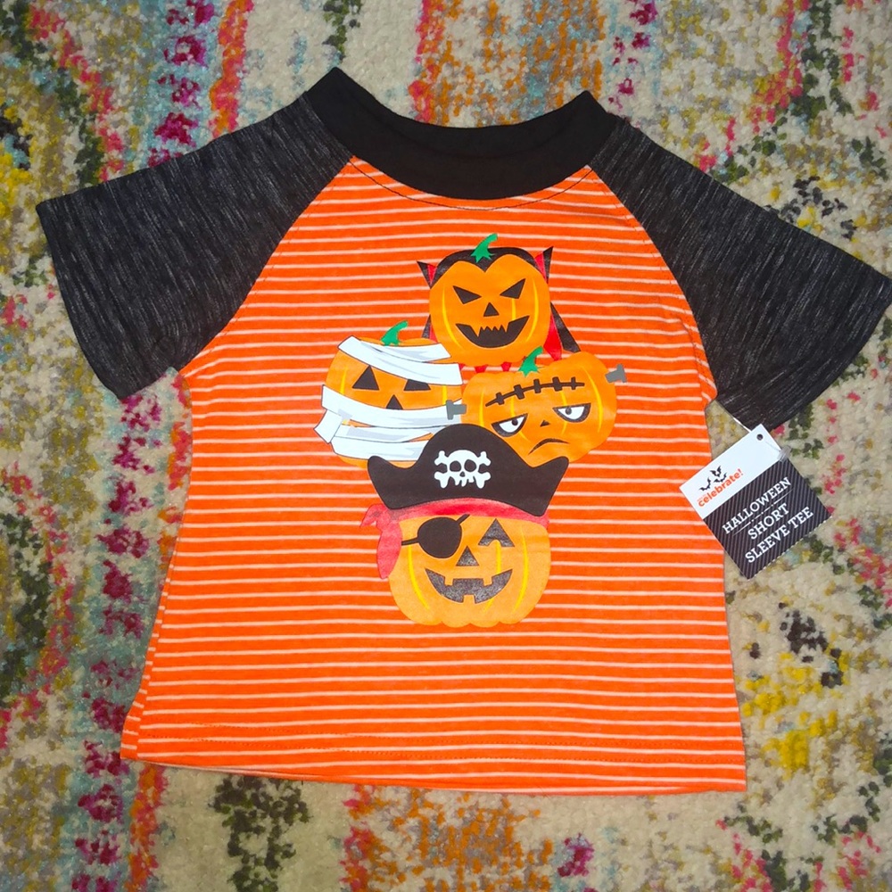 🧜🏼♀️3 for $15 item!🧜🏼♀️ Halloween tee - Picture 1 of 1